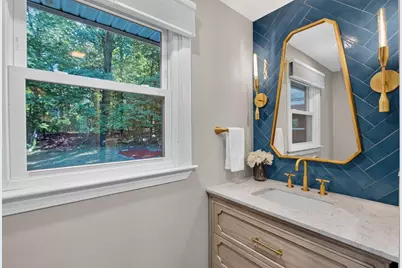 2 Blossom Dr, Billerica, MA 01821 - Photo 15