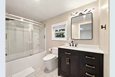 176 Lakeview Street, Tewksbury, MA 01876 - Photo 11