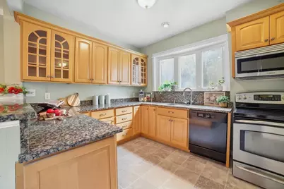 550 Sunderland Road, Worcester, MA 01604 - Photo 5