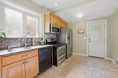 550 Sunderland Road, Worcester, MA 01604 - Photo 9