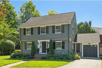 4 Woodlawn Oval, Wellesley, MA 02481 - Photo 1
