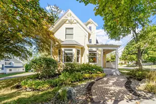 8 Winthrop St, Danvers, MA 01923 - Photo 1