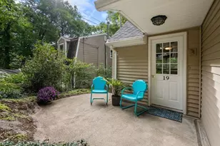 19 Lakeview Dr, Holland, MA 01521 - Photo 3