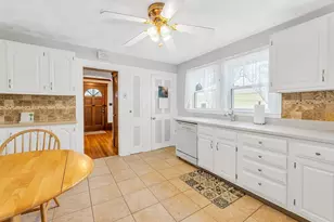 45 Hemlock Rd, Boston, MA 02132 - Photo 11