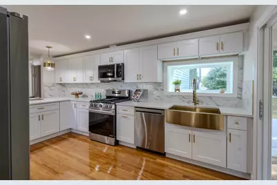 308 Laurel St, Bridgewater, MA 02324 - Photo 7