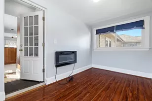 73 Highland St, Waltham, MA 02453 - Photo 9