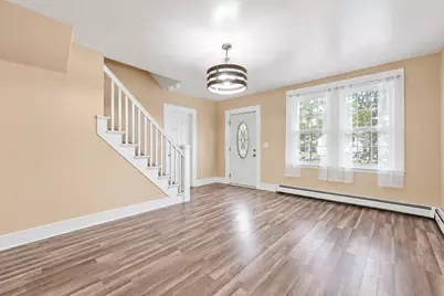 11 Garrity St, Chicopee, MA 01020 - Photo 5