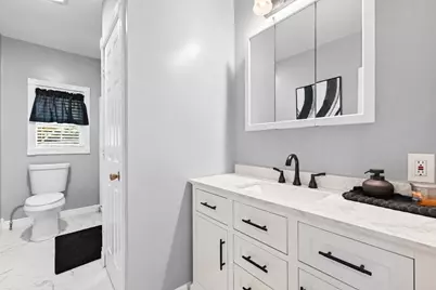 11 Garrity St, Chicopee, MA 01020 - Photo 13
