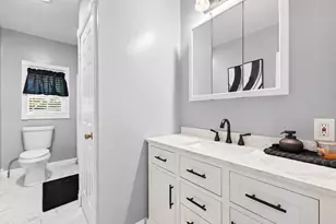 11 Garrity St, Chicopee, MA 01020 - Photo 13