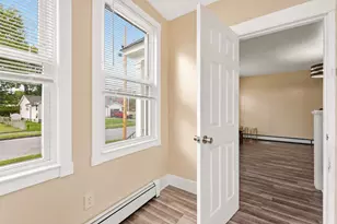11 Garrity St, Chicopee, MA 01020 - Photo 7