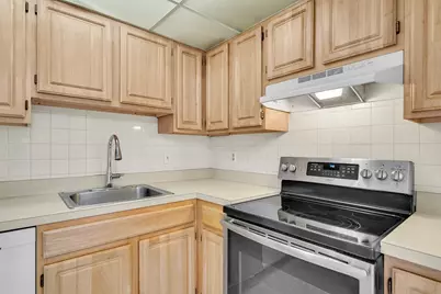 2353 Massachusetts #31, Cambridge, MA 02140 - Photo 11