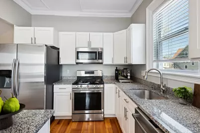 40 Humphreys St, Boston, MA 02125 - Photo 11