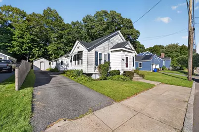 578 Valentine St, Fall River, MA 02720 - Photo 5