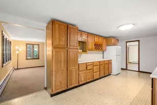 32 Elm St, Hudson, MA 01749 - Photo 7