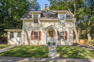 32 Elm St, Hudson, MA 01749 - Photo 1