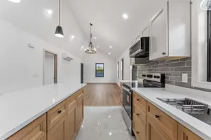 10 Buffalo Ct, Providence, RI 02909 - Photo 7