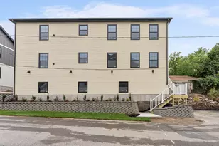 10 Buffalo Ct, Providence, RI 02909 - Photo 3