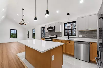 10 Buffalo Ct, Providence, RI 02909 - Photo 9