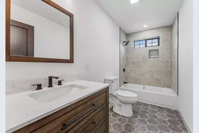 10 Buffalo Ct, Providence, RI 02909 - Photo 19
