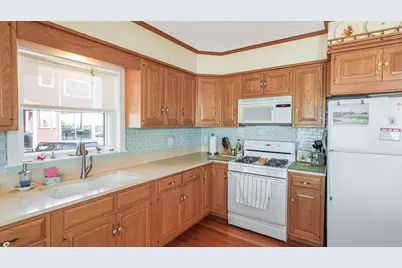 807 Shirley St, Winthrop, MA 02152 - Photo 9
