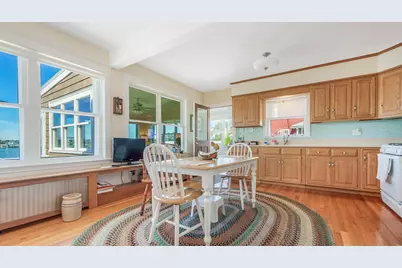 807 Shirley St, Winthrop, MA 02152 - Photo 11