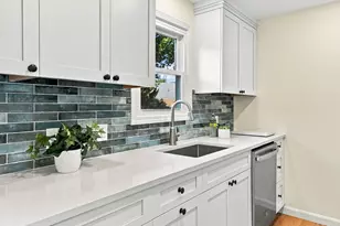 15 Northwoods Cir, Woburn, MA 01801 - Photo 13