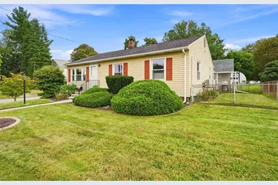 162 Clark St, Worcester, MA 01606 - Photo 1