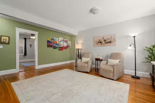 37 Everett St, Waltham, MA 02453 - Photo 3