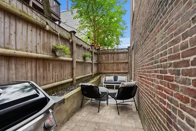 4 Cook St #1, Boston, MA 02129 - Photo 11