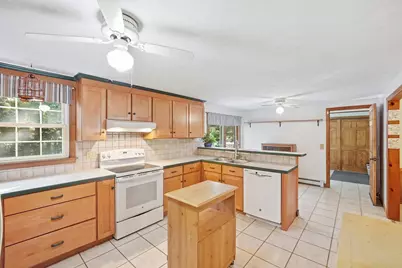 8 Glenmere Rd, Charlton, MA 01507 - Photo 3