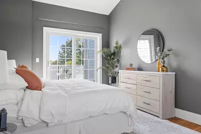 224 Florence St #10, Boston, MA 02131 - Photo 15