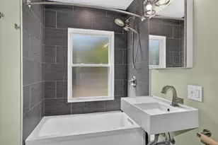 4 Parkway Rd, Medford, MA 02155 - Photo 31