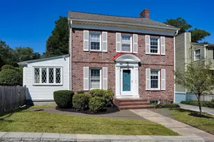4 Parkway Rd, Medford, MA 02155 - Photo 3