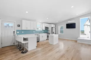 34 Underhill St, Winthrop, MA 02152 - Photo 5