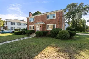 35 Farquhar Rd, Newton, MA 02460 - Photo 3