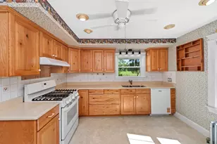 65 Walnut St, Shrewsbury, MA 01545 - Photo 13