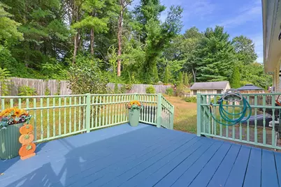 27 Country Club Dr, Westfield, MA 01085 - Photo 9
