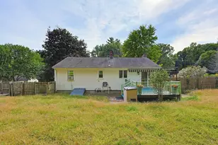 27 Country Club Dr, Westfield, MA 01085 - Photo 25