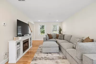 44 California, Tewksbury, MA 01876 - Photo 17