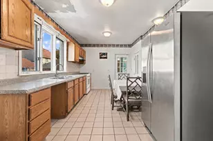 25 Rock Valley Ave, Everett, MA 02149 - Photo 9