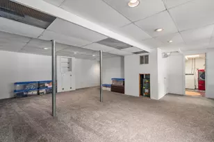 109 Appleton St, Springfield, MA 01108 - Photo 25