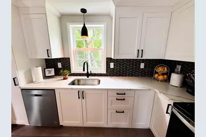 188 Sumner Ave, Warwick, RI 02888 - Photo 9