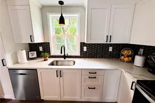 188 Sumner Ave, Warwick, RI 02888 - Photo 9