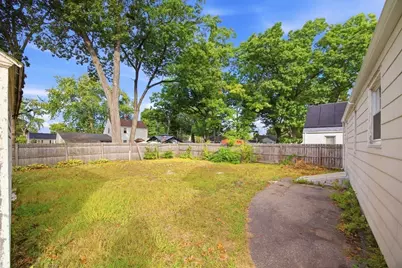62 Haumont Ter, Springfield, MA 01104 - Photo 17