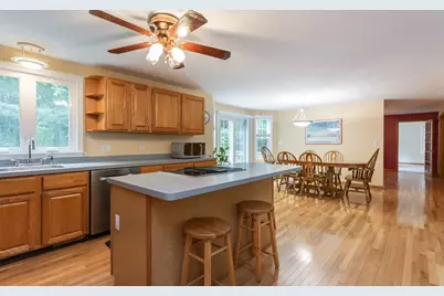 27 Gretchen Way, Raynham, MA 02767 - Photo 5