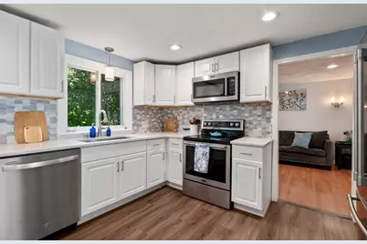 543 Central Street, Holliston, MA 01746 - Photo 5