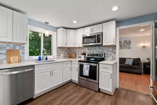 543 Central St, Holliston, MA 01746 - Photo 5