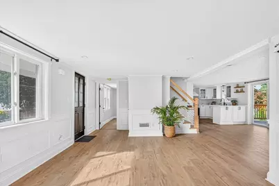 25 Fairmount St, New Bedford, MA 02740 - Photo 9