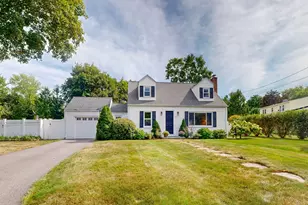 3 Remsen Ave, Medfield, MA 02052 - Photo 1