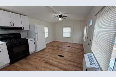557 Southwest Cutoff #117, Worcester, MA 01607 - Photo 5